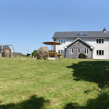 Maen Llwyd Villa Llanyre Ngoại thất bức ảnh