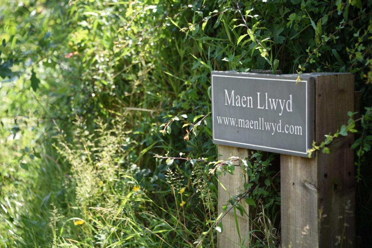 Maen Llwyd Villa Llanyre Ngoại thất bức ảnh